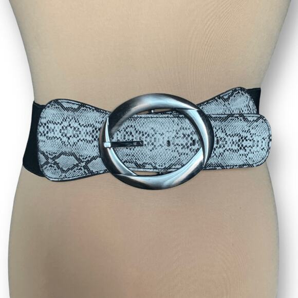 Vintage 80s Reversible Snakeskin Black Wide Statement Belt Silver Round Buckle - Picture 2 of 11